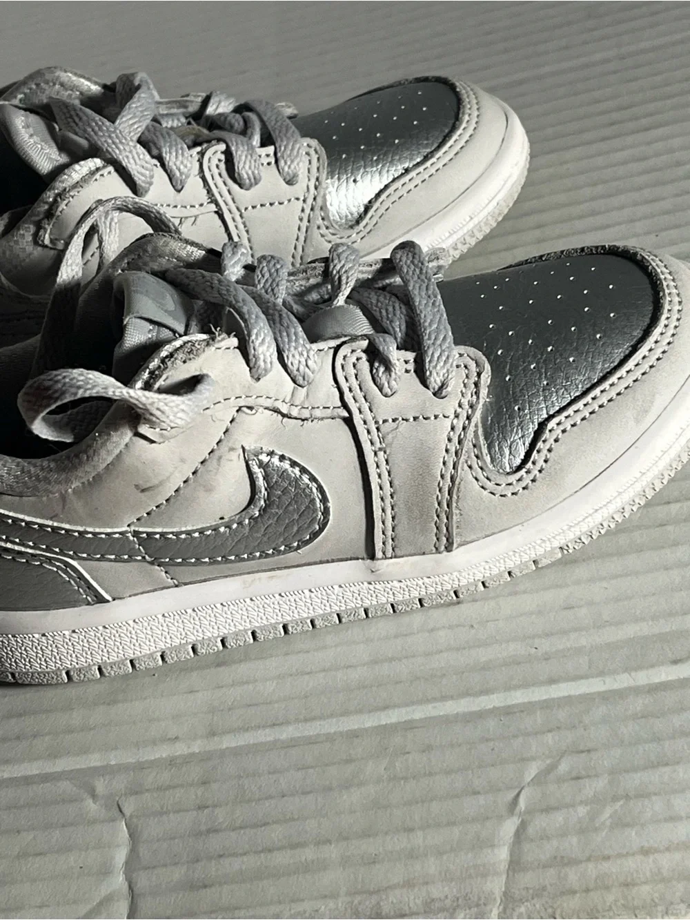 Nike size 9 children good condition